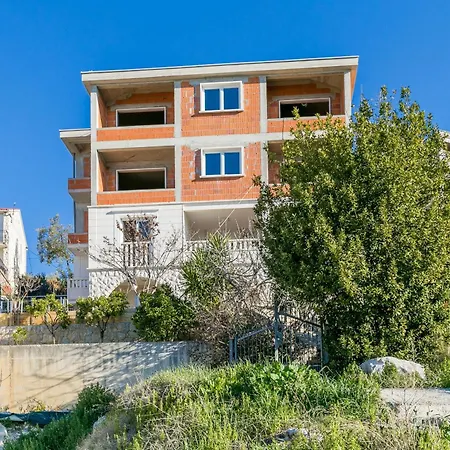 Apartment With Parking Space - 23979